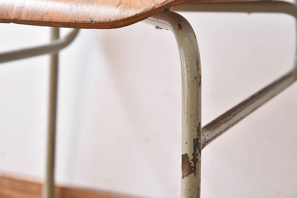 ヴィンテージ家具　ビンテージ　シンプルでデザインのスクールチェア(キッズチェア、椅子)