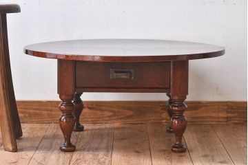 アンティーク家具　和製アンティーク　総欅材　漆塗り!上品な脚のデザインが惹かれる座卓