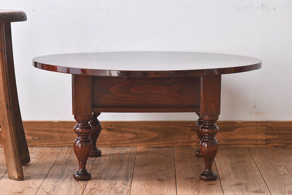 アンティーク家具　和製アンティーク　総欅材　漆塗り!上品な脚のデザインが惹かれる座卓