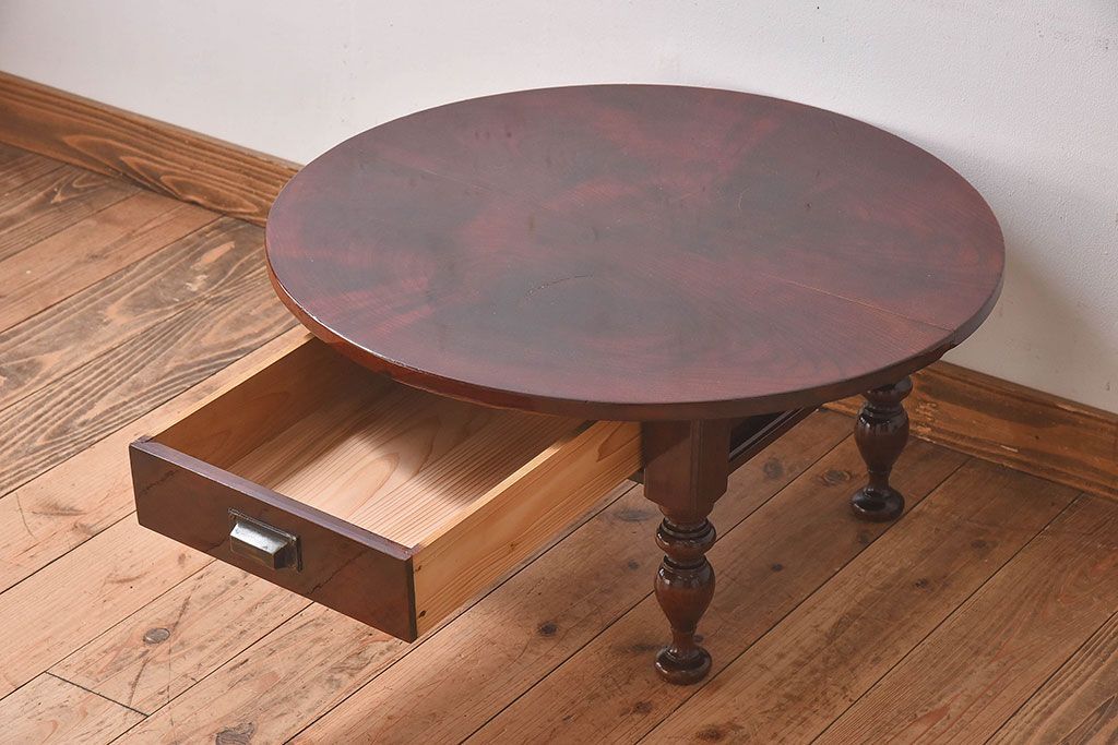 アンティーク家具　和製アンティーク　総欅材　漆塗り!上品な脚のデザインが惹かれる座卓