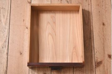 アンティーク家具　和製アンティーク　総欅材　漆塗り!上品な脚のデザインが惹かれる座卓