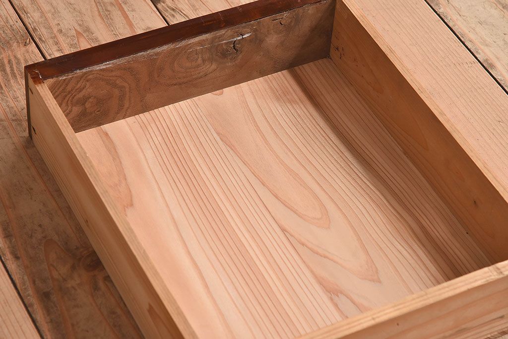 アンティーク家具　和製アンティーク　総欅材　漆塗り!上品な脚のデザインが惹かれる座卓