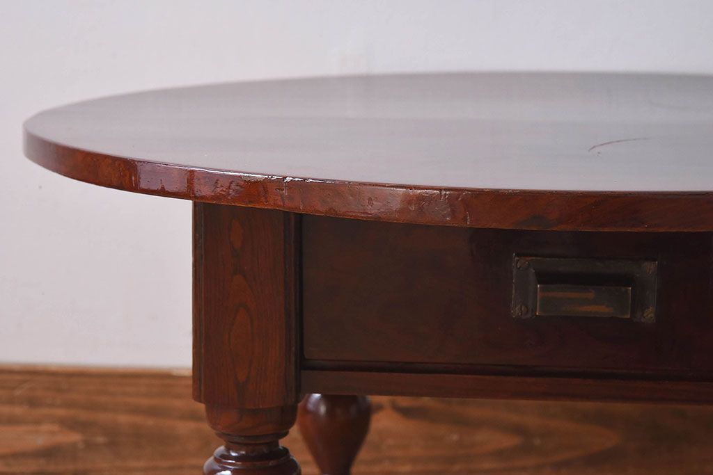 アンティーク家具　和製アンティーク　総欅材　漆塗り!上品な脚のデザインが惹かれる座卓