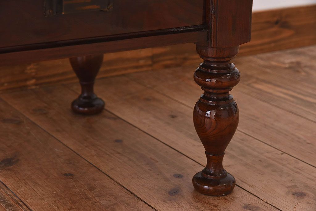 アンティーク家具　和製アンティーク　総欅材　漆塗り!上品な脚のデザインが惹かれる座卓