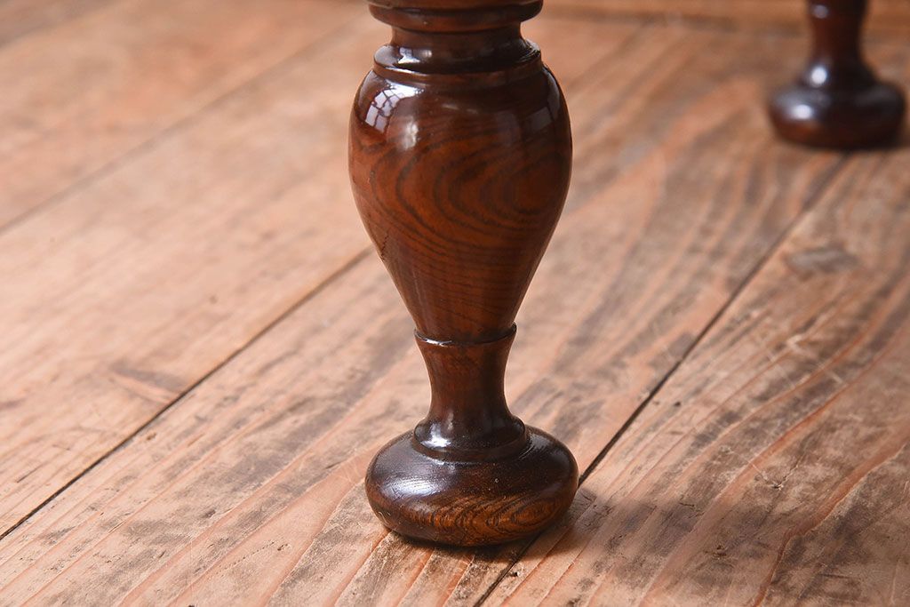 アンティーク家具　和製アンティーク　総欅材　漆塗り!上品な脚のデザインが惹かれる座卓