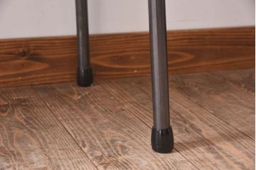 アンティーク家具　桂材一枚板!古い木の質感が味わい深い鉄脚テーブル(作業台、アイアンテーブル)