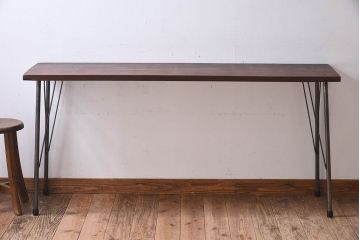 アンティーク家具　桂材一枚板!古い木の質感が味わい深い鉄脚テーブル(作業台、アイアンテーブル)