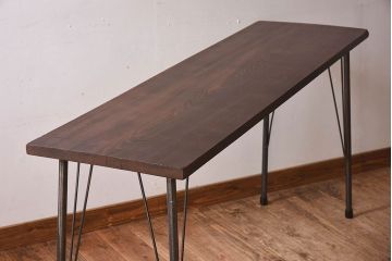 アンティーク家具　桂材一枚板!古い木の質感が味わい深い鉄脚テーブル(作業台、アイアンテーブル)