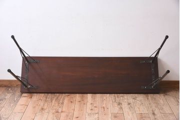 アンティーク家具　桂材一枚板!古い木の質感が味わい深い鉄脚テーブル(作業台、アイアンテーブル)