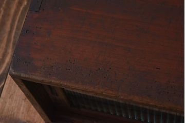 レトロ家具　昭和レトロ　モールガラス入りの小さなローボード(収納棚、戸棚)