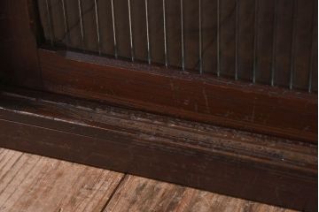 レトロ家具　昭和レトロ　モールガラス入りの小さなローボード(収納棚、戸棚)