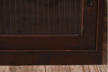 レトロ家具　昭和レトロ　モールガラス入りの小さなローボード(収納棚、戸棚)