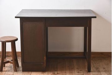 レトロ家具　昭和レトロ　古いナラ材の重厚な片袖机(学習机、在宅ワーク、在宅用デスク)