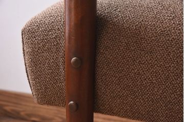 ヴィンテージ家具　和製ビンテージ　厚みのあるクッションが魅力的なサロンチェア(アームチェア、一人掛けソファ)(1)