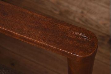 ヴィンテージ家具　和製ビンテージ　厚みのあるクッションが魅力的なサロンチェア(アームチェア、一人掛けソファ)(1)