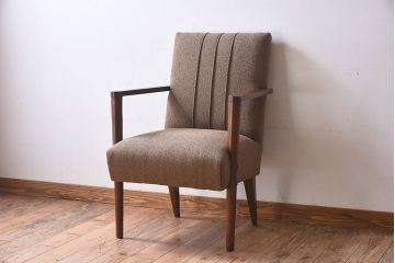 ヴィンテージ家具　和製ビンテージ　厚みのあるクッションが魅力的なサロンチェア(アームチェア、一人掛けソファ)(1)