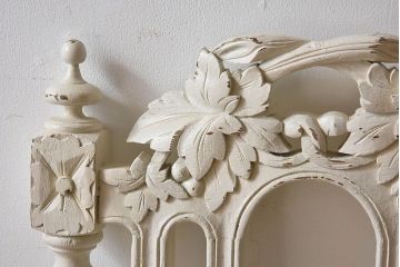 アンティーク家具　フランスアンティーク　上品な彫刻が魅力的なペイントチェア