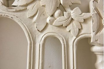 アンティーク家具　フランスアンティーク　上品な彫刻が魅力的なペイントチェア