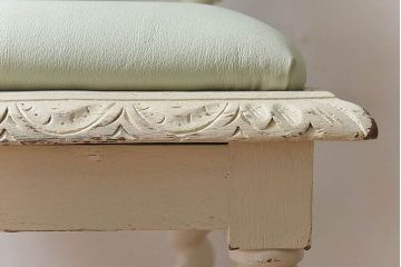 アンティーク家具　フランスアンティーク　上品な彫刻が魅力的なペイントチェア