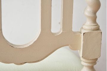 アンティーク家具　フランスアンティーク　上品な彫刻が魅力的なペイントチェア