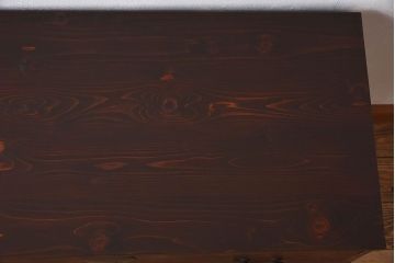 アンティーク家具　和製アンティーク　使い込まれた質感が味わい深い鉄脚付き衣装箪笥(ローボード)(1)