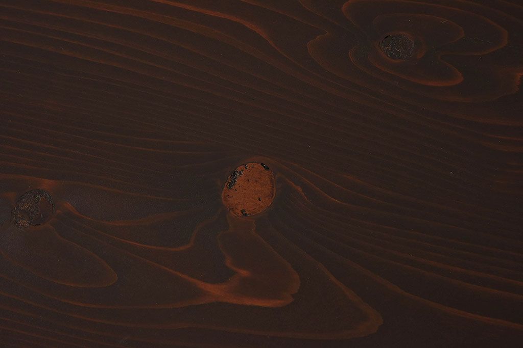 アンティーク家具　和製アンティーク　使い込まれた質感が味わい深い鉄脚付き衣装箪笥(ローボード)(1)