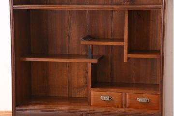 アンティーク家具　和製アンティーク　三方欅材の上質な茶箪笥(茶棚、収納棚)