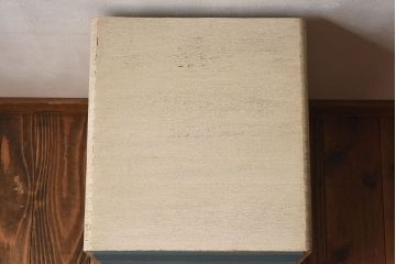 当店ペイント家具　引き出しのカラーが可愛らしい小引き出し