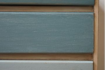 当店ペイント家具　引き出しのカラーが可愛らしい小引き出し