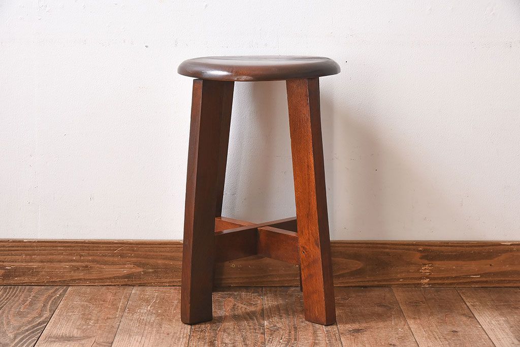 レトロ家具　昭和レトロ　落ち着きのある木の質感が味わい深い丸型スツール(椅子、チェア)