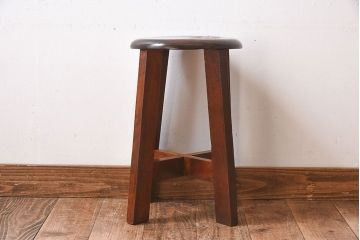 レトロ家具　昭和レトロ　落ち着きのある木の質感が味わい深い丸型スツール(椅子、チェア)
