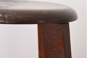 レトロ家具　昭和レトロ　落ち着きのある木の質感が味わい深い丸型スツール(椅子、チェア)