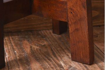 レトロ家具　昭和レトロ　落ち着きのある木の質感が味わい深い丸型スツール(椅子、チェア)