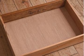 アンティーク雑貨　昭和レトロ　引き出し付き!シンプルなデザインのサイドテーブル(花台)