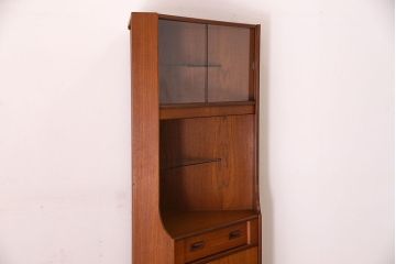 アンティーク家具　G-PLAN(ジープラン)　チーク材　コーナーキャビネット