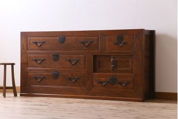 アンティーク家具　和製アンティーク　上手物!前面総欅材の重厚な収納箪笥(水屋箪笥、サイドボード、サイドキャビネット)