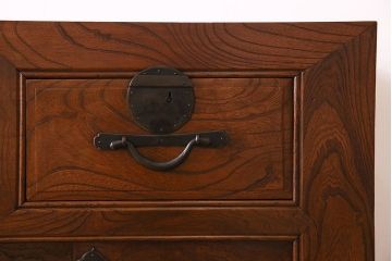 アンティーク家具　和製アンティーク　上手物!前面総欅材の重厚な収納箪笥(水屋箪笥、サイドボード、サイドキャビネット)