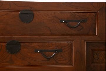 アンティーク家具　和製アンティーク　上手物!前面総欅材の重厚な収納箪笥(水屋箪笥、サイドボード、サイドキャビネット)