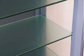 ペイント家具　落ちつきのあるカラーのケビント(ガラスケース、デンタルケース)