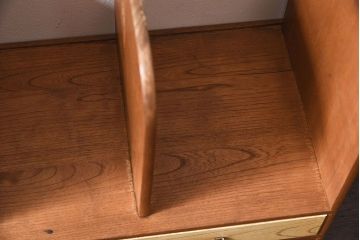 アンティーク雑貨　昭和レトロ　引き出し2杯付き!違った木の色味が味わえる本立て