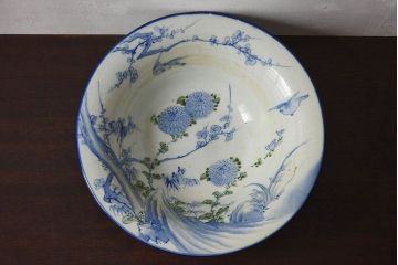 アンティーク雑貨　大正〜昭和期　染付　繊細な絵柄が美しい陶磁器の手水鉢