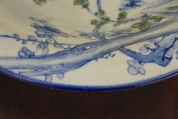 アンティーク雑貨　大正〜昭和期　染付　繊細な絵柄が美しい陶磁器の手水鉢