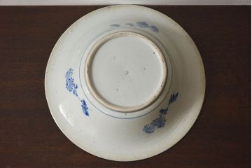 アンティーク雑貨　大正〜昭和期　染付　繊細な絵柄が美しい陶磁器の手水鉢