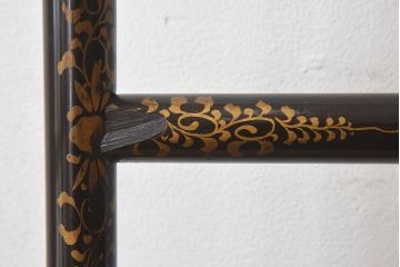 アンティーク雑貨　古民具・骨董　繊細に描かれた水車小屋が印象的な衣桁