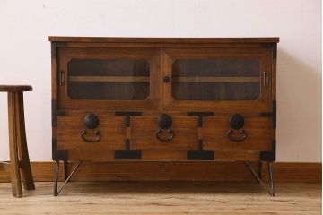 アンティーク家具　和製アンティーク　3杯引き出し付き!鉄脚箪笥ローボード(ローチェスト)