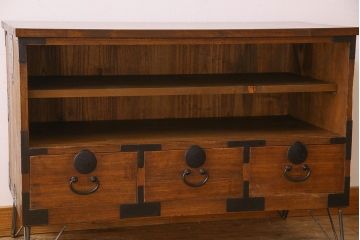 アンティーク家具　和製アンティーク　3杯引き出し付き!鉄脚箪笥ローボード(ローチェスト)