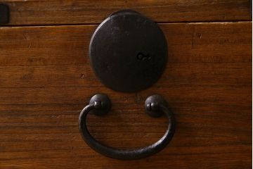 アンティーク家具　和製アンティーク　3杯引き出し付き!鉄脚箪笥ローボード(ローチェスト)