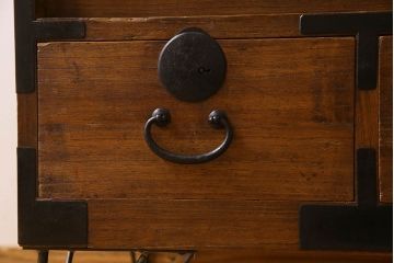 アンティーク家具　和製アンティーク　3杯引き出し付き!鉄脚箪笥ローボード(ローチェスト)