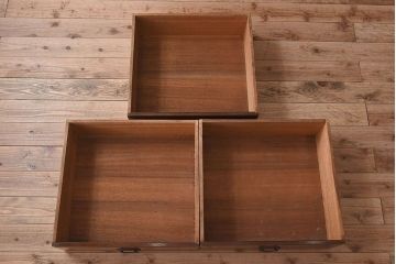 大正ロマン　彫刻が美しい豪華な面持ちの収納棚(戸棚、ライティングキャビネット)