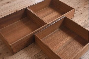 大正ロマン　彫刻が美しい豪華な面持ちの収納棚(戸棚、ライティングキャビネット)